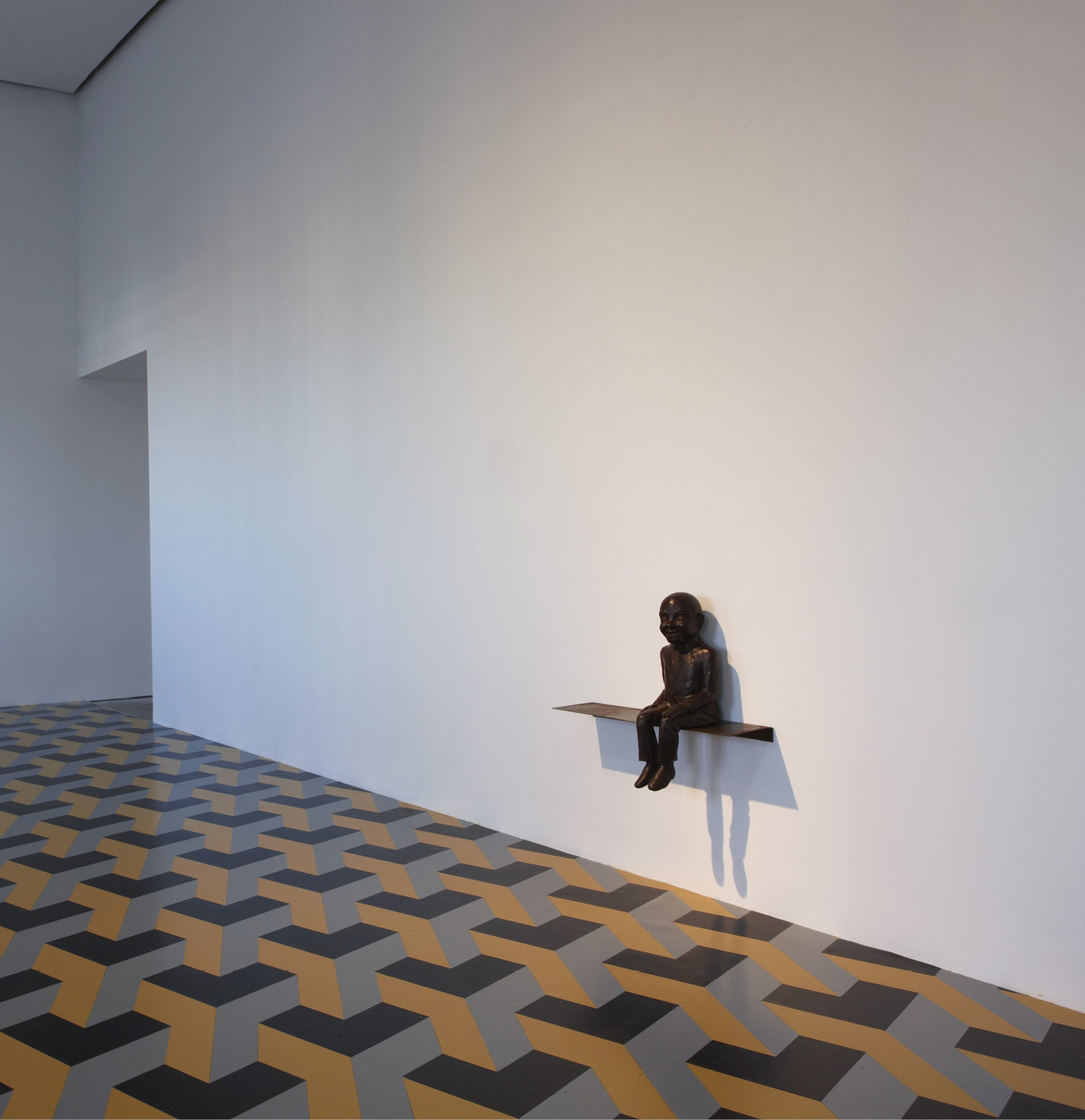 Fig. 1.Juan Muñoz, The Wasteland, 1986. Bronze, steel and linoleum, dimensions variable. Museo Nacional Centro de Arte Reina Sofia, installation view, 2009. © The Estate of Juan Muñoz. Photo: Reina Sofia.